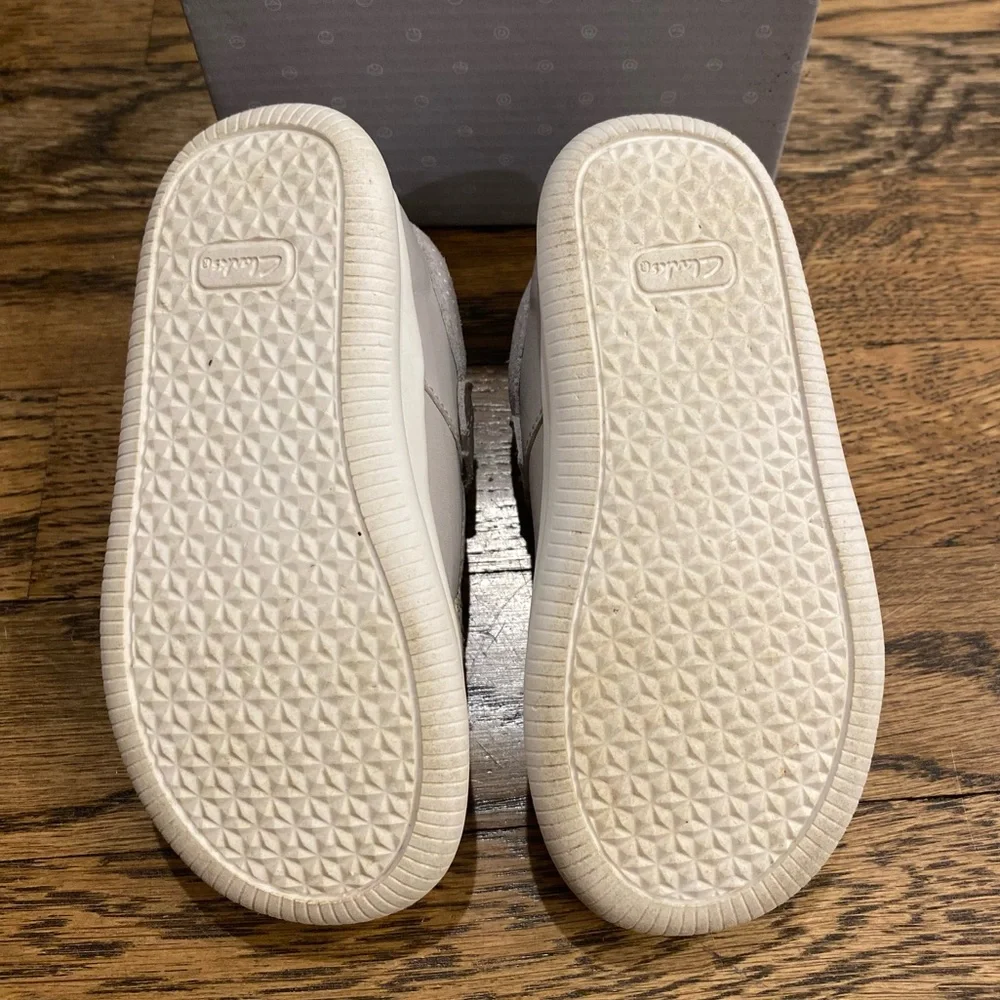 Girls Clarks Gray Leather T-Bar Shoes 'Cloud Rosa' 7W